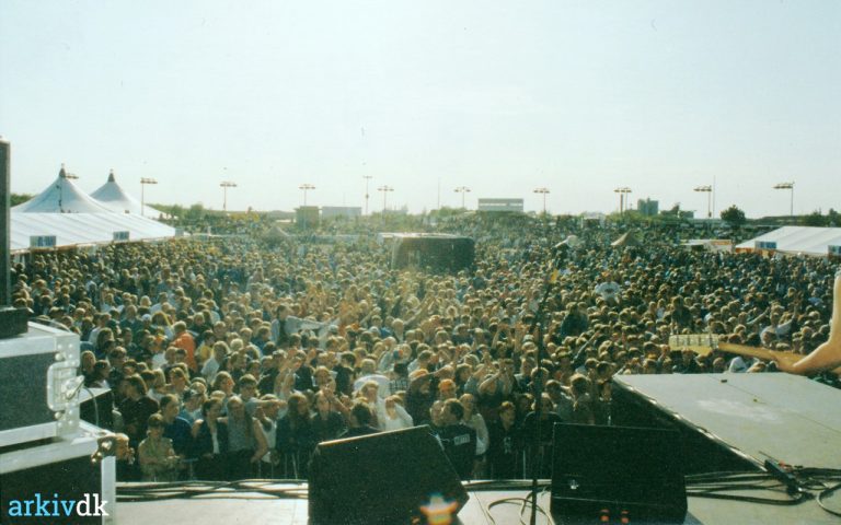 Høtte Rock 1996 set fra scenen - Foto: Mogens Simonsen / arkiv.dk