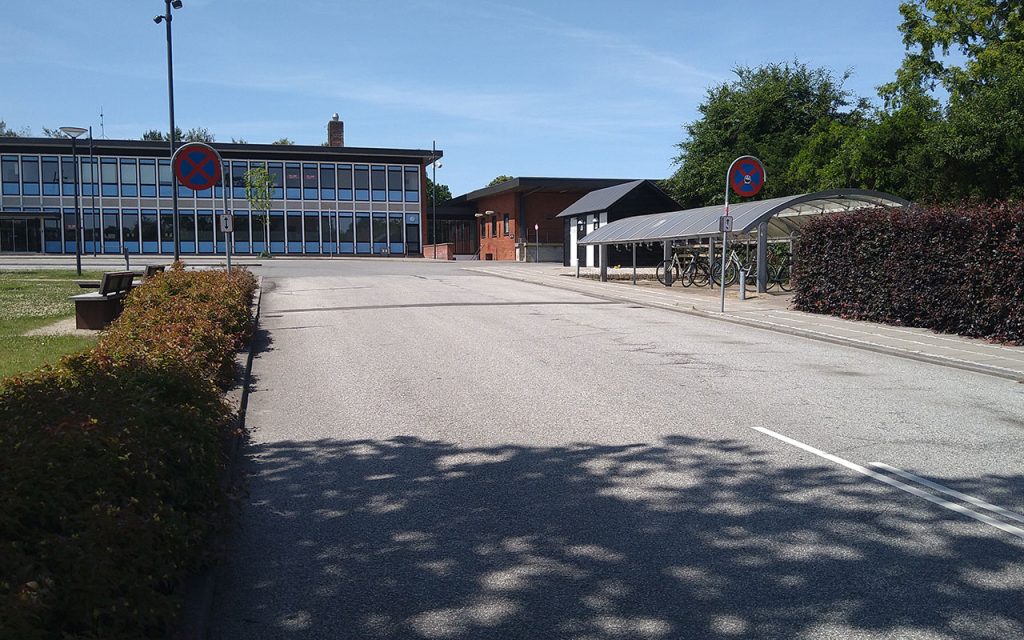 Der monteres vejbump ved Vojens station - Foto: René Holm