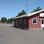 Pladsen ved taxabygningen, som afspærres - Foto: René Holm