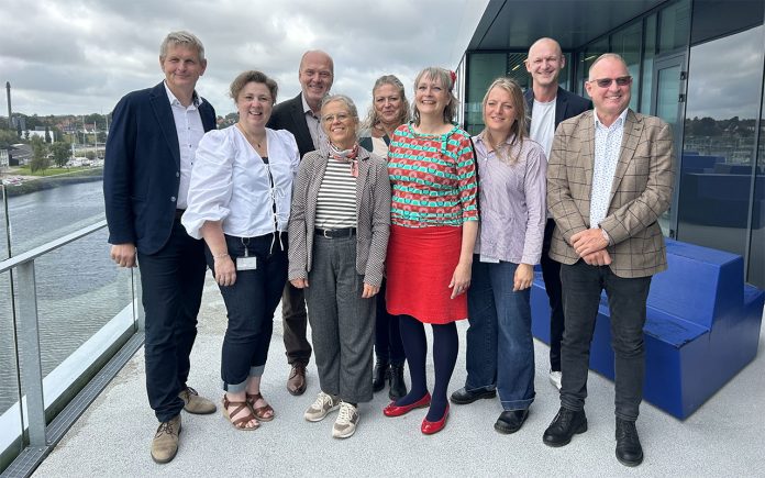 Venstre, Socialdemokratiet, Det Konservative Folkeparti, Dansk Folkeparti, Radikale Venstre, Enhedslisten, SF - Socialistisk Folkeparti, Slesvigsk Parti samt uden for partierne, Benny Bonde, står bag forliget om Budget 2026-2029.