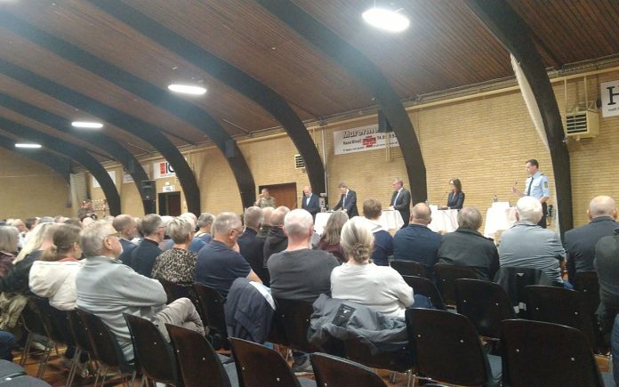 borgermoede-vojens-051125-rh Borgermøde i Vojens Hallerne om Fire Point - Foto: René Holm