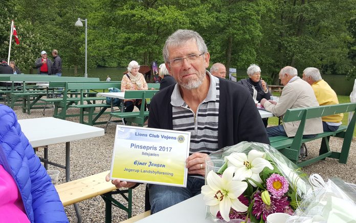 Ejner Jensen med pinseprisen 2017 som årets ildsjæl - Privatfoto